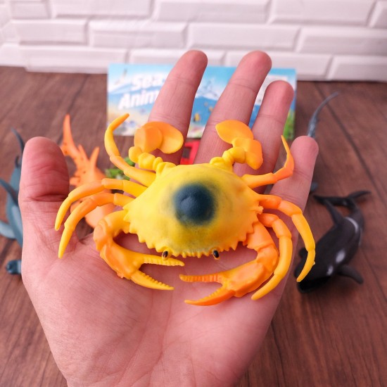 مجسمات أسماك وكائنات بحرية كبيرة